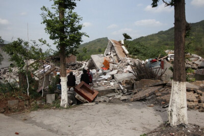 4月20日，四川雅安地震重灾区芦山县龙门乡震后图片。