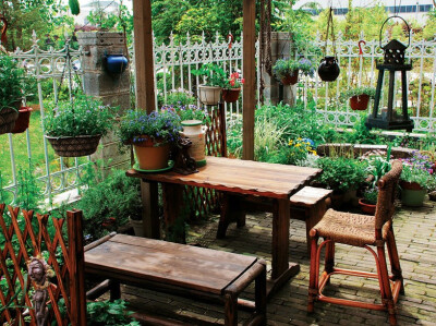 不同的瓶瓶罐罐