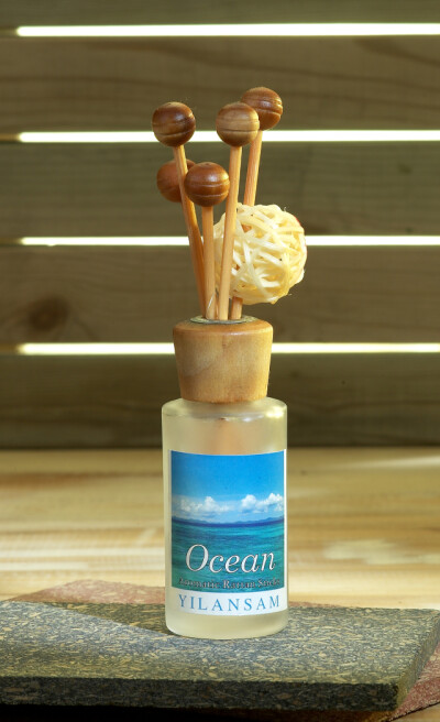 芳香扑鼻而来，淡淡的就已经足够了。YILANSAM