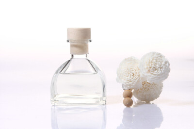 简单清纯的外表，配搭简约家居最适合。YILANSAM