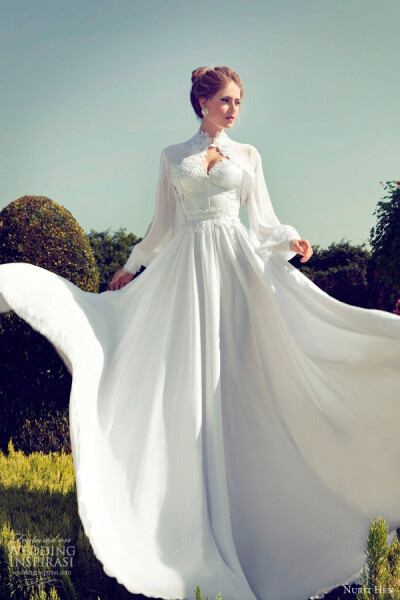 来自以色列的婚纱设计师Nurit Hen，带来2013年度唯美薄纱镂空嫁衣