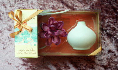 拆开这礼盒才发现还留着一份情谊 YILANSAM