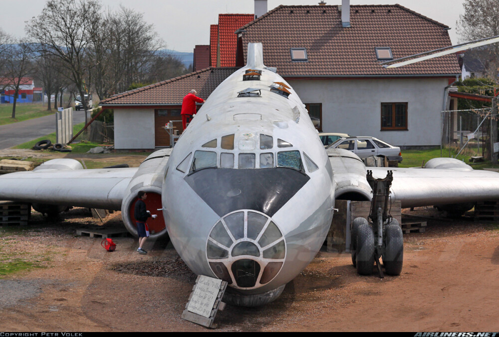 Tupolev Tu-104A aircraft picture