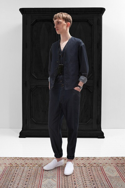 Christophe Lemaire 2013春夏男装系列。系列目前仅在Triple-Major门店内出售。