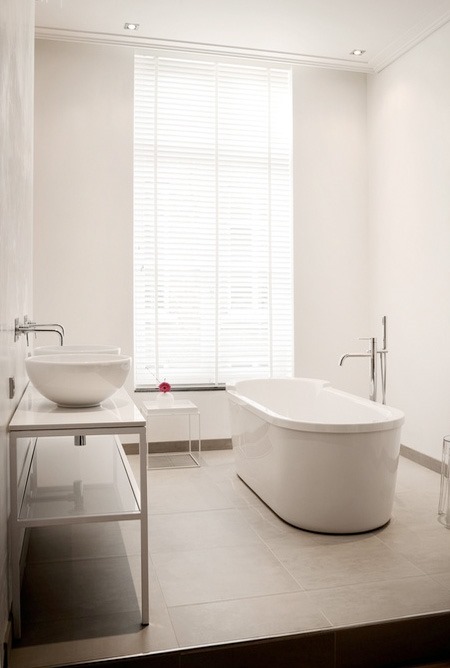 【海外优秀设计作品：豪华监狱】 前荷兰监狱被改造成一个现代化的豪华酒店，人们可以参观酒店，并且也可以在这所监狱里付费过夜。