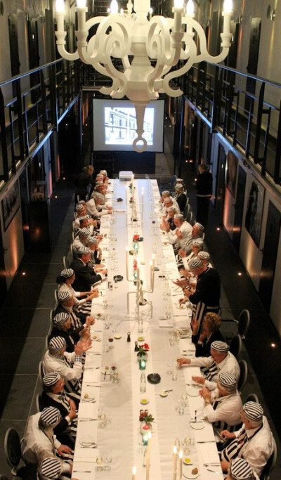 【海外优秀设计作品：豪华监狱】 前荷兰监狱被改造成一个现代化的豪华酒店，人们可以参观酒店，并且也可以在这所监狱里付费过夜。