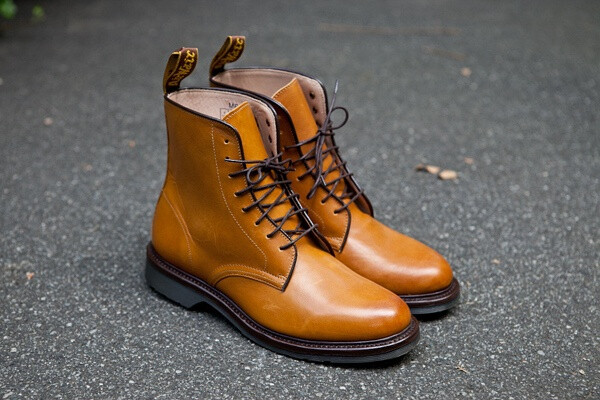 Doc Marten’s Jeffrey boots 链接http://shop.kithnyc.com/products/jeffrey-8-eye-boot-1 传说大陆cpu有。。。