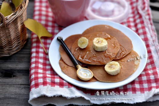 香蕉牛奶小煎饼的做法