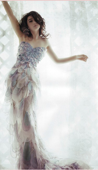 透明蓝紫色的鱼尾裙