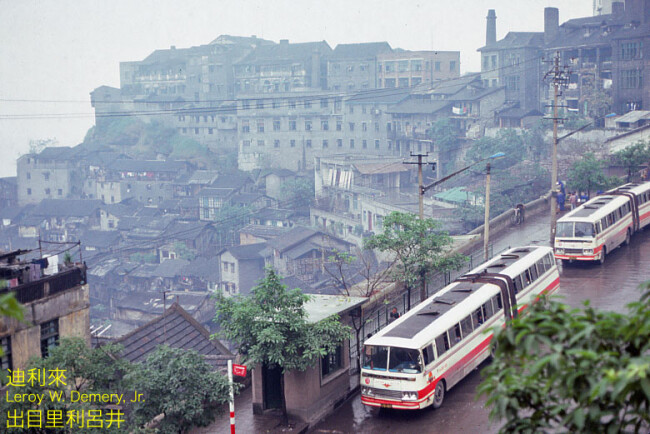 致父辈的青春：30年前的中国——重庆 曾经的13号巴士线 1983【桑】