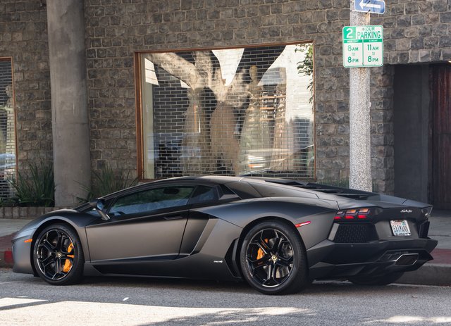 Lamborghini Aventador LP700