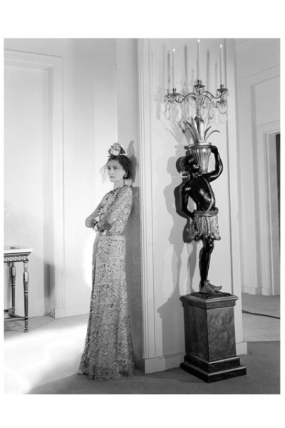 "A girl should be two things: classy and fabulous." Gabrielle Chanel photographed by Cecil Beaton. Her dress inspired Karl Lagerfeld, who recreated it in gold lace embroidered with multicolored sequi…