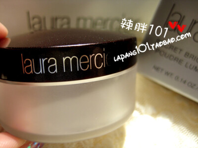 laura mercier 眼部专用蜜粉 提亮眼部色泽 卡粉...其实还是有点点的 但是比起别的来好多了~