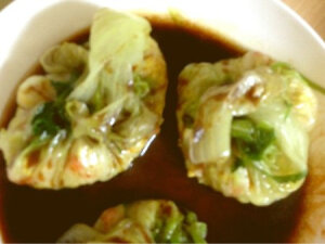 七丁菜包饭 哈哈，一嘴来一个 详细做法：http://www.ecook.cn/ecook/viewContent.shtml?id=2630552