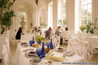 肯辛顿宫橘园茶社(The Orangerie at Kensington Palace)，肯辛顿宫橘园茶社位于肯辛顿宫花园，每位仅需9.95英镑(约合人民币93元)