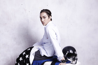 http://cloud01.smtown.com/upload/starhome/layout/exo-k/ver02/EXO_TEASER_08_KAI.jpg