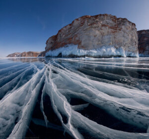 贝加尔湖——千里冰封，太美艳了。
