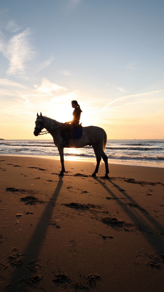 Beautiful Girl and Sunset iPhone 5 Wallpaper