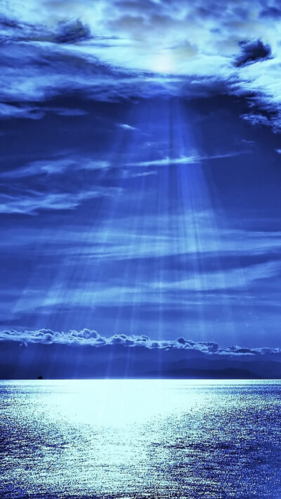 Sea Blue Light iPhone 5 Wallpaper