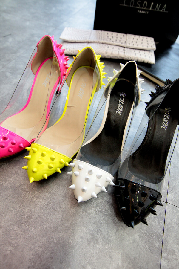 HOTDOG铆钉小尖头街拍款荧光色lady显腿型细跟超hot高跟鞋