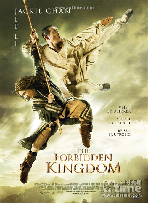 功夫之王The Forbidden Kingdom(2008)杰森在古代巧遇成龙饰演的鲁彦和刘亦菲饰演的金燕子，三人和李连杰饰演的默僧一起经历了诸多艰险，完成了拯救美猴王使命。PS:圈里人都叫成龙“大哥”，但李连杰叫他“大嫂”。在沙漠拍戏时，成龙喜欢送剧组成员伞、帽子、水壶、衣服、牙签、坐长途车用的背垫、特制太阳眼镜……一部戏拍完，李连杰戏称他收到的礼物不下50 件，他形容成龙，“细心得像个大嫂”。