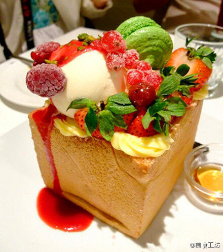 冰激凌水果面包！看起来好心动~~