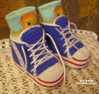 Crochet baby sneakers.jpg