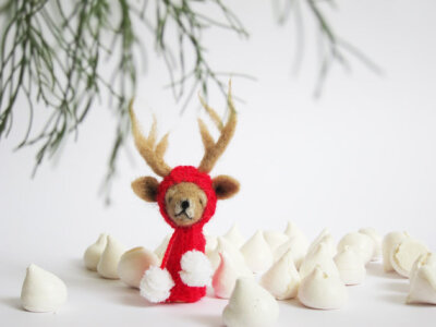 Christmas Ornament Reindeer Finger Puppet Soft Toy, needle felted, red, white, brown, children, baby