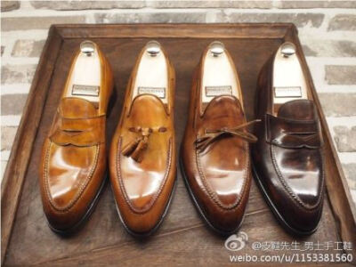 Bontoni的loafer，适合正式一点的，售价不低，香港大概8000多港元。
