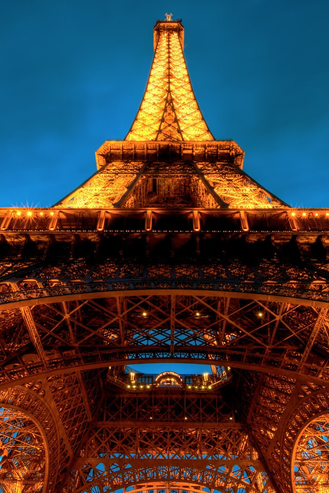 La Tour Eiffel iPhone Wallpaper