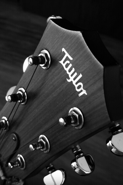 Taylor Guitar iPhone Wallpaper