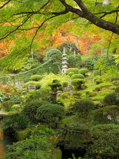 Gardens of Sanzen-in Temple in Ohara, Japan (by rangaku1976).