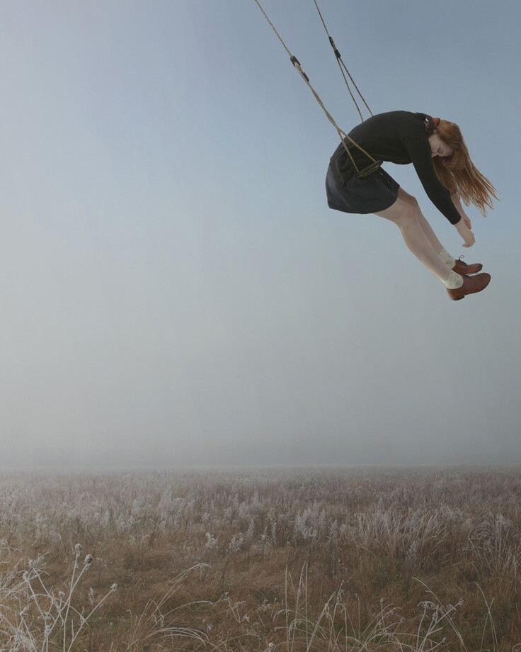 你無法討好每個人，但你可以討好自己。Sleep Elevations II, 2010 Maia Flore