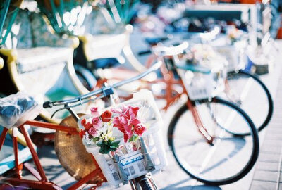 少年的天空有五颜六色的光怪陆离