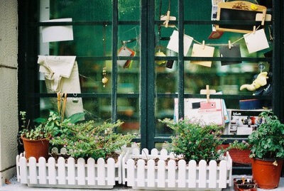 少年的天空有五颜六色的光怪陆离