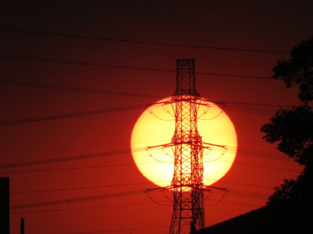 埼玉县绫濑川附近的夕阳。 摄影by リゲル