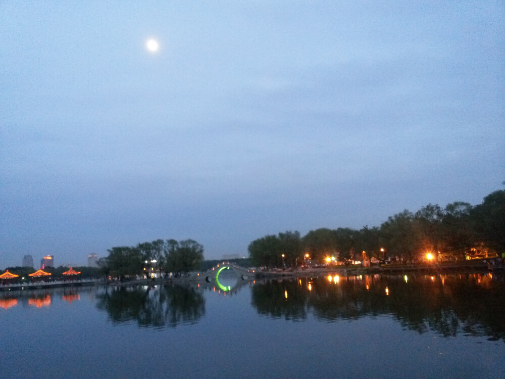 南湖公园，夜景