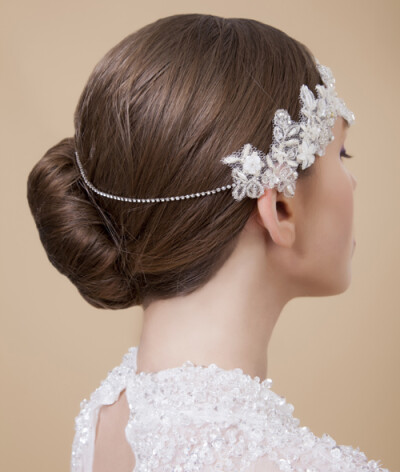 图片由蕾丝印婚品提供 新娘头饰 复古蕾丝钉珠 细链头饰