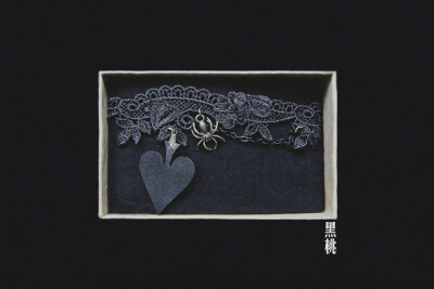 黑桃少女：http://item.taobao.com/item.htm?spm=a1z10.1.w4275033-2143428368.1.jutVMD&amp;id=23947624332