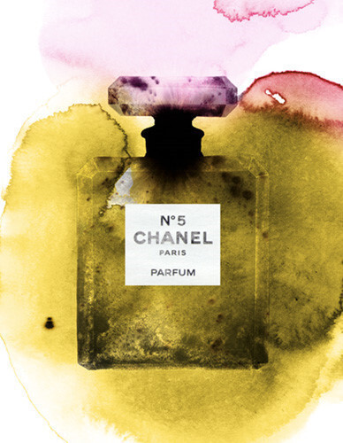 “5”是香奈儿女士的幸运数字，当时巴黎香水界的名鼻ErnestBeaux研制了几款香水样品，香奈儿女士在众多香水样品中，选择了第5支香水。而Chanel No.5香水的发表日，恰好在5月25日，与Chanel第5场的时装发表会同时举行。1953年，Chanel No.5成为第一个使用电视打广告的香水。