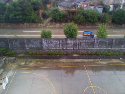 在南海520宿舍，我经常喜欢看窗外