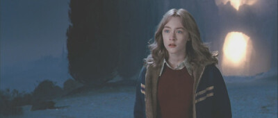 the lovely bones。saoirse ronan太美了精灵一样&gt;&lt;! 很感动。趁现在多爱一点