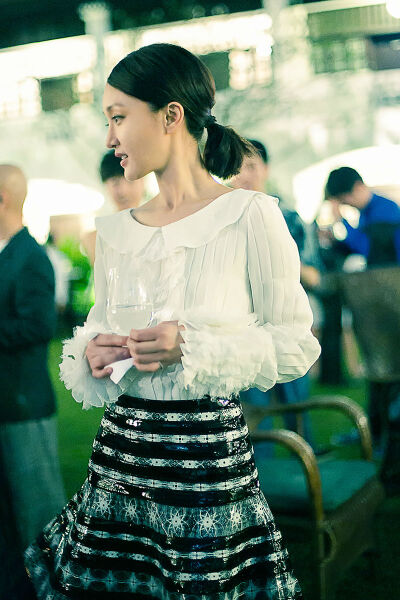 短短的马尾，简单又清新~