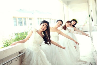 一起走过的岁月，远去，但仿佛就在昨天。