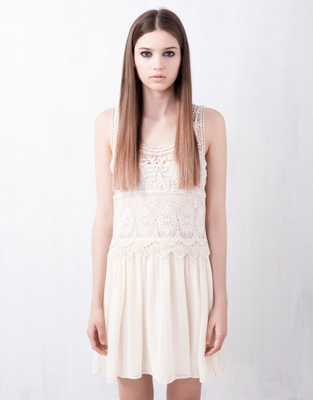 http://www.pullandbear.com/webapp/wcs/stores/servlet/product/pullandbearcn/en/pullandbear/29016/2277502/CROCHETED%2BDRESS