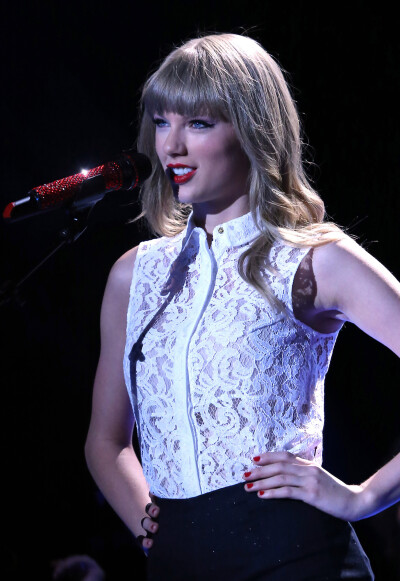 TAYLOR SWIFT-CAM音乐节