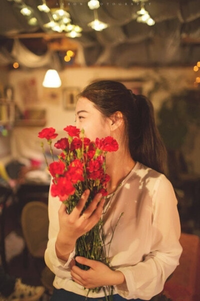 花与爱丽丝 。