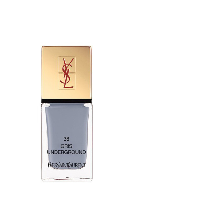 YSL的冰蓝色指甲油，挺美的。 Yves Saint Laurent La Laque Couture Nail Lacquer, $25