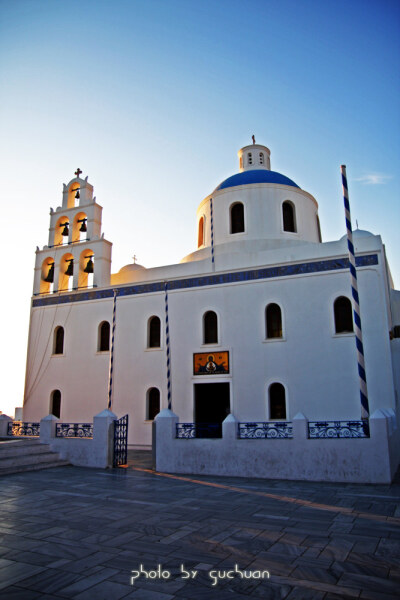 希腊 圣托里尼岛上的教堂