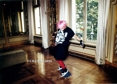 G-DRAGON 权志龙 时尚芭莎 1300*931